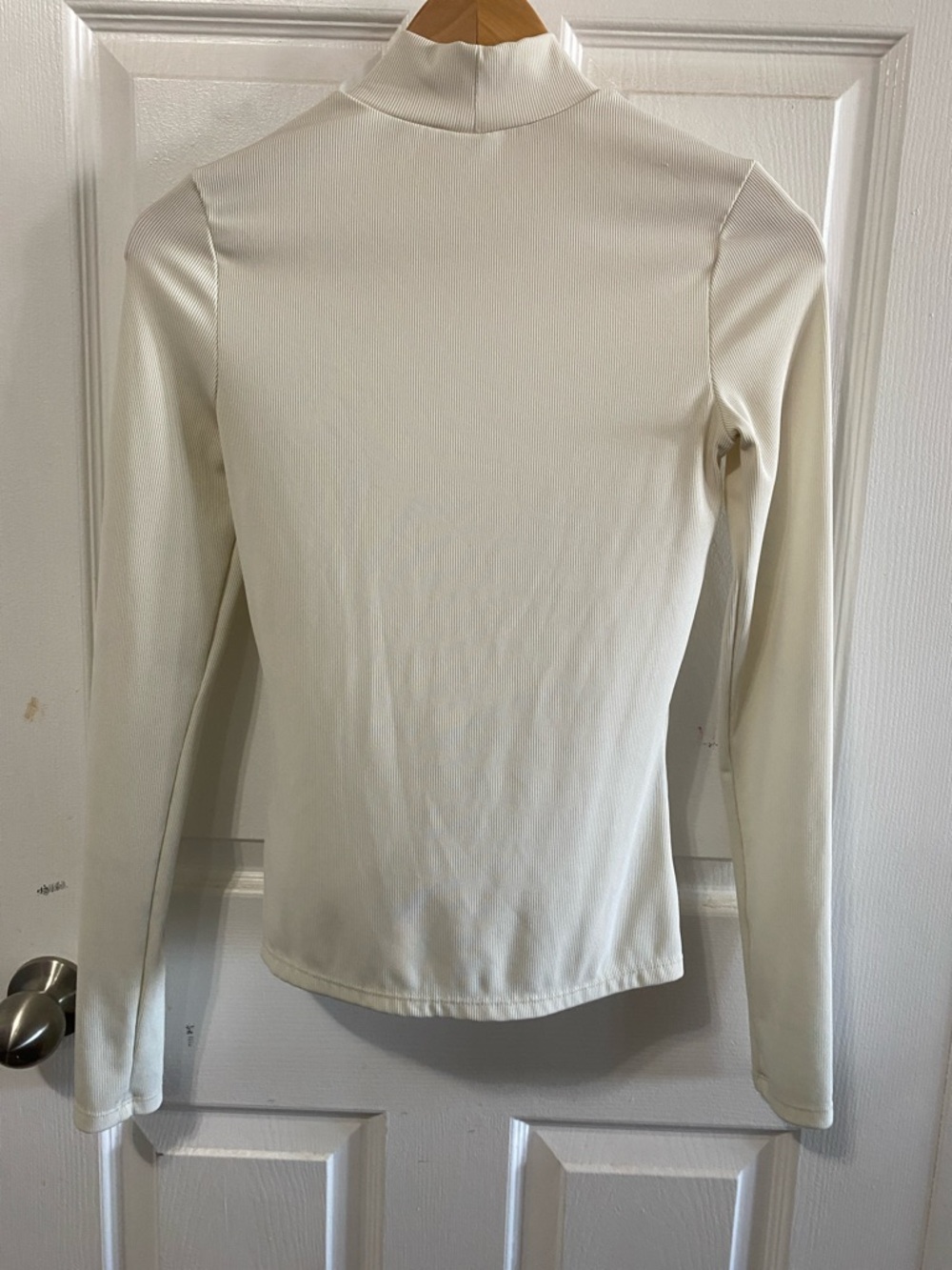 H&M Ribbed Mock Neck Top in Cream - Picture 4 of 7